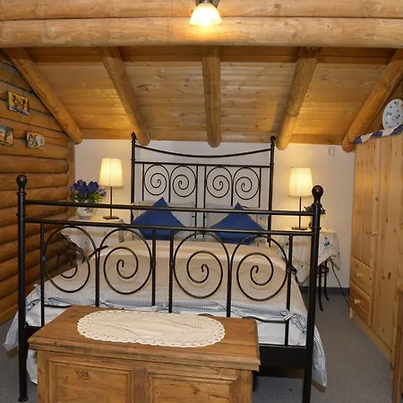 Log Schwalbennest - At The Hill Holiday home