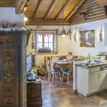 Vakantiehuis In Seefeld Near Slopes & Mountains